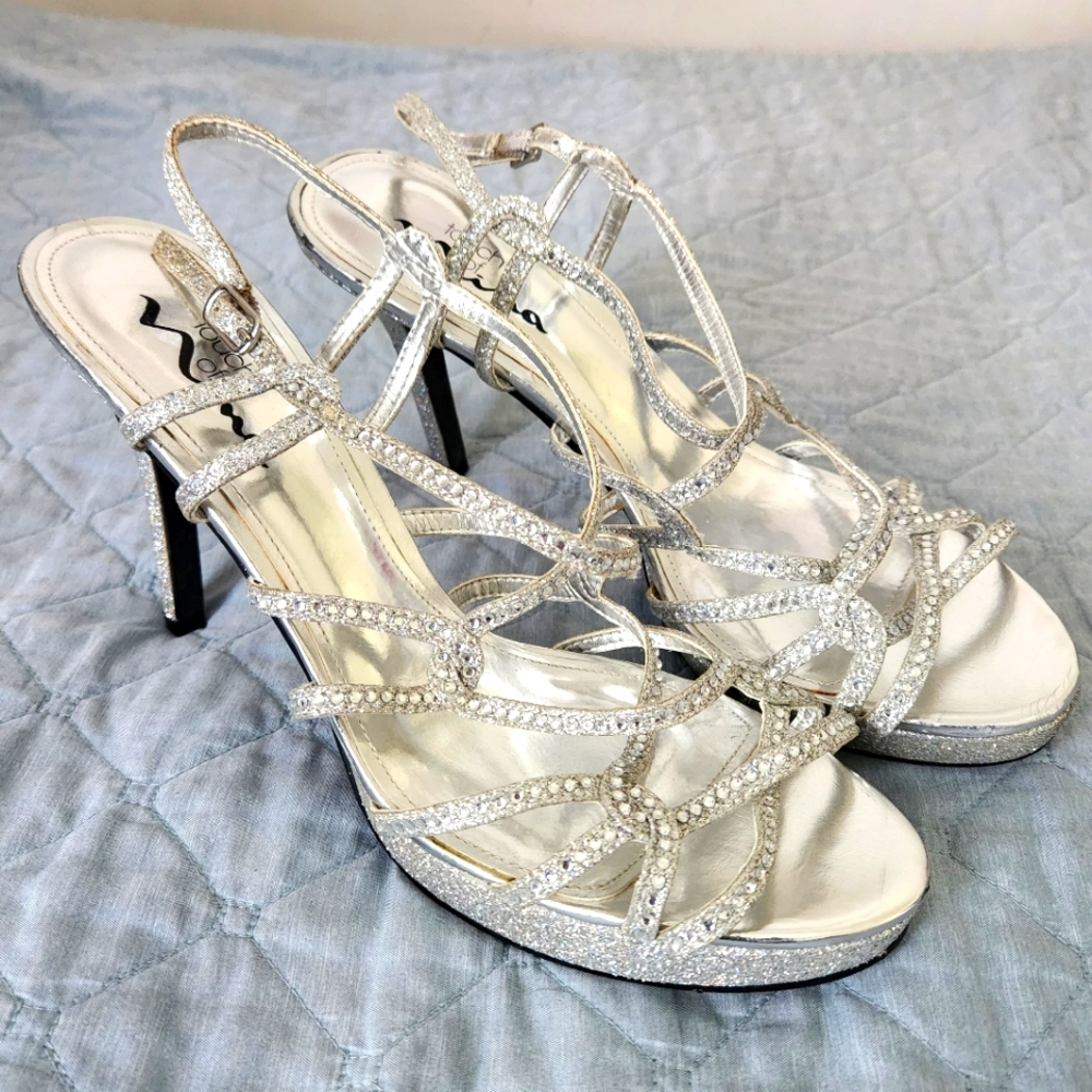Touch of Nina glittery silver studded 4 inch high-heeled sandals size 10M